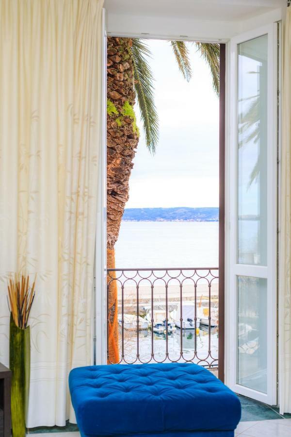 Holiday Home Obrov Kastela Exterior photo