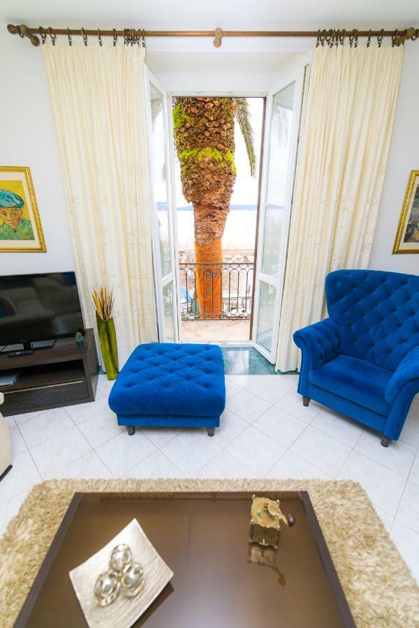 Holiday Home Obrov Kastela Exterior photo